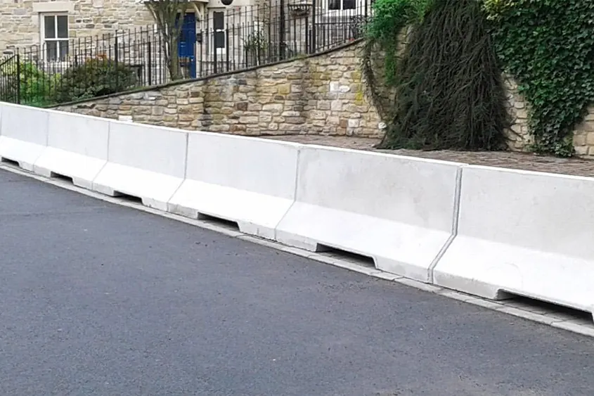 Beton bariyer